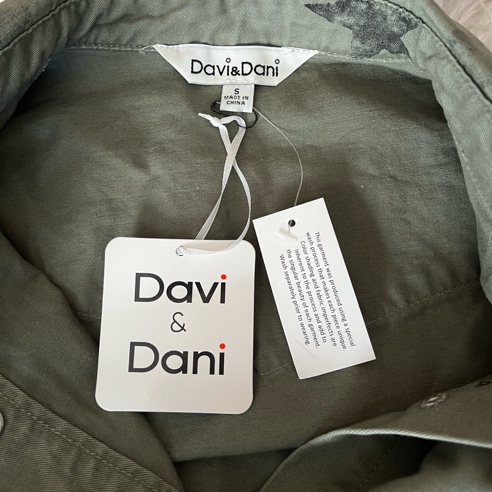 {Davi & Dani} Star Print Frayed Army Babydoll Jacket in Olive - Womens Small - Picture 8 of 10